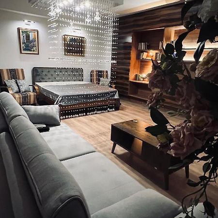 Business Box Apartment Bratislava Bagian luar foto
