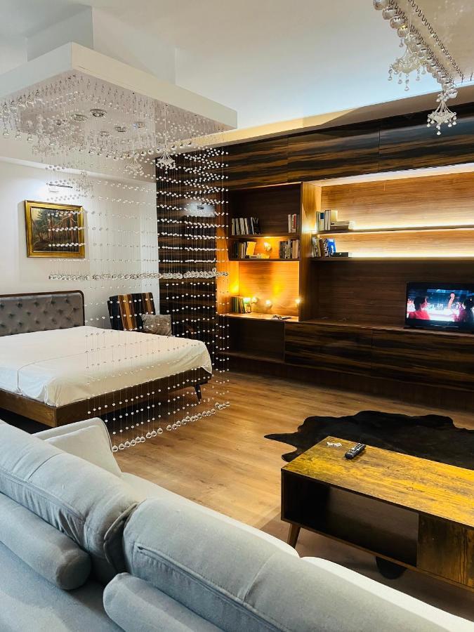 Business Box Apartment Bratislava Bagian luar foto