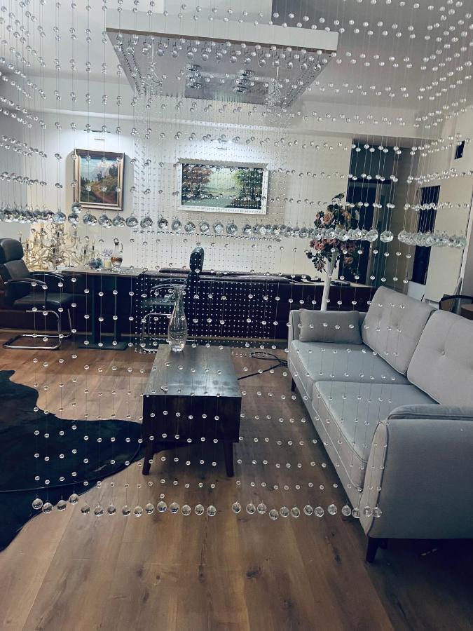 Business Box Apartment Bratislava Bagian luar foto