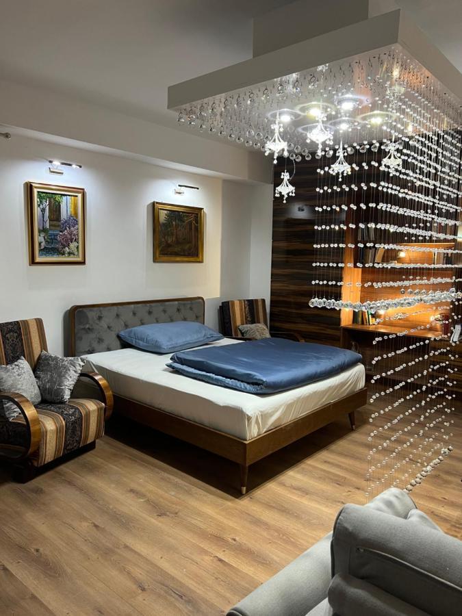 Business Box Apartment Bratislava Bagian luar foto