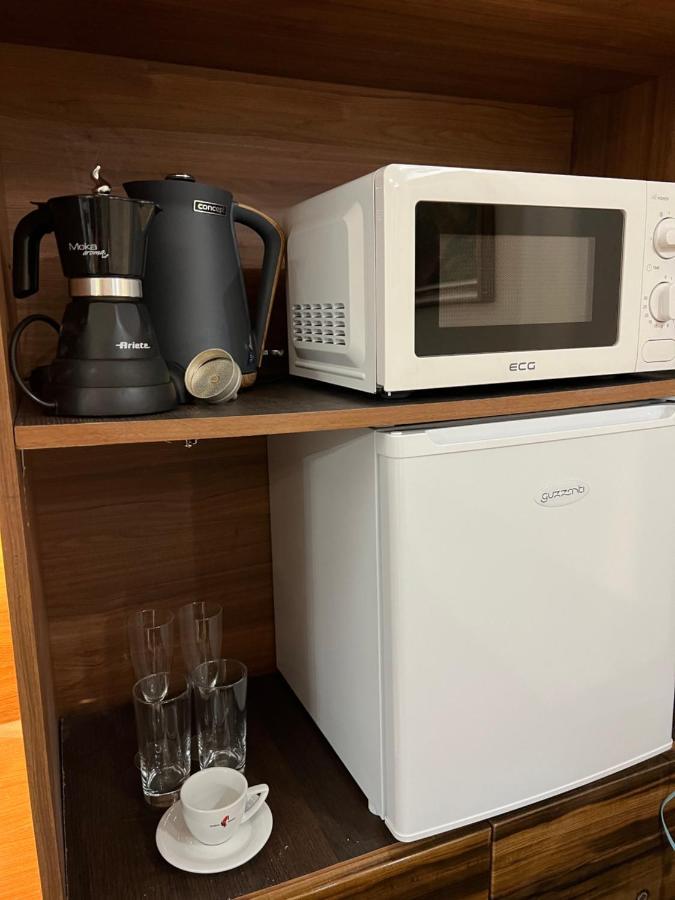 Business Box Apartment Bratislava Bagian luar foto